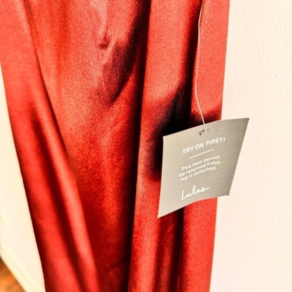 NWT Lulus Burgundy Satin One-Shoulder Maxi Dress Bridesmaid Wedding Guest - Picture 7 of 8